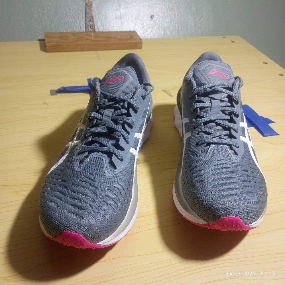 Asics Novablast Running Shoes Women Size 9 Grey White Pink 1012A584 Sneakers